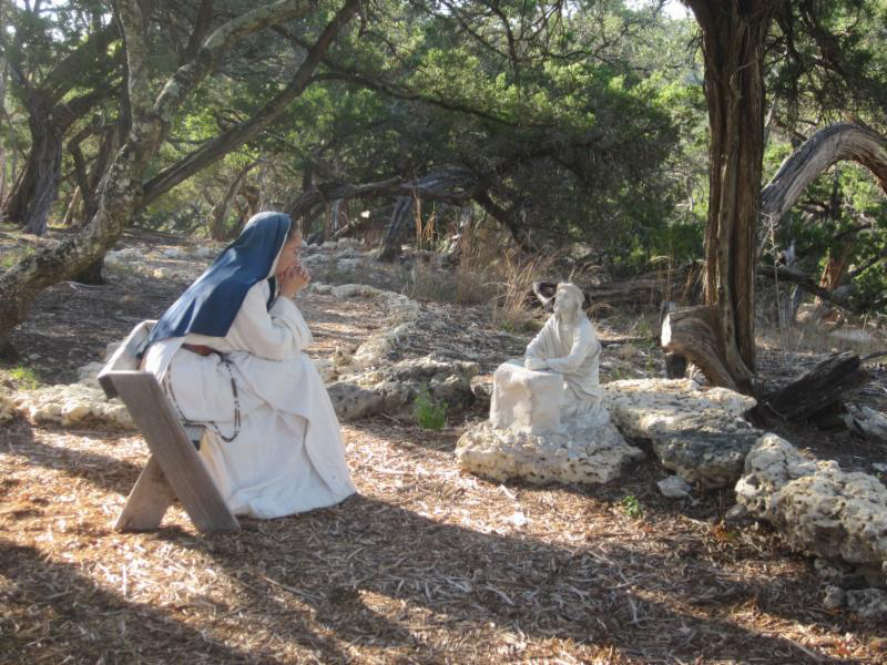 Sr. Amapola Praying